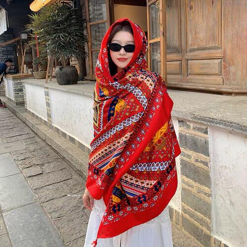 民族风围巾防晒披肩女云南青海旅游穿搭丝巾海边沙滩纱巾薄款春秋