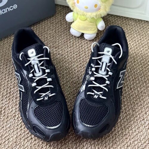 New Balance 204L 薄底 生活休闲鞋 男女同款 黑色 U204L3TH