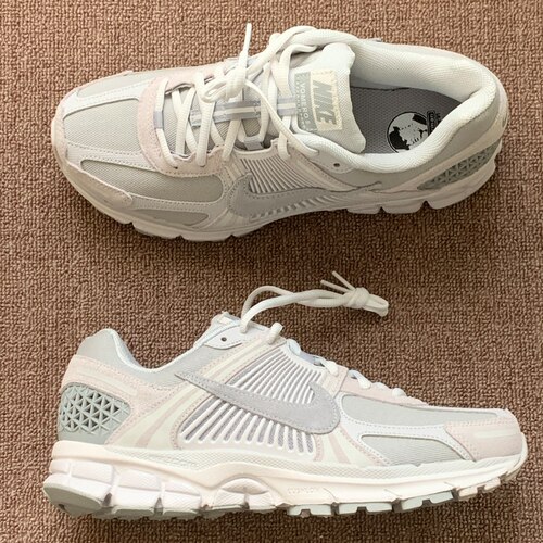 Nike Zoom Vomero 5 舒适休闲迈柔跑步鞋 男款 米白FB9149-006