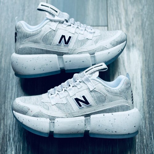 Jaden Smith x New Balance 低帮老爹鞋 男女同款 灰白黑MSVRCRGA