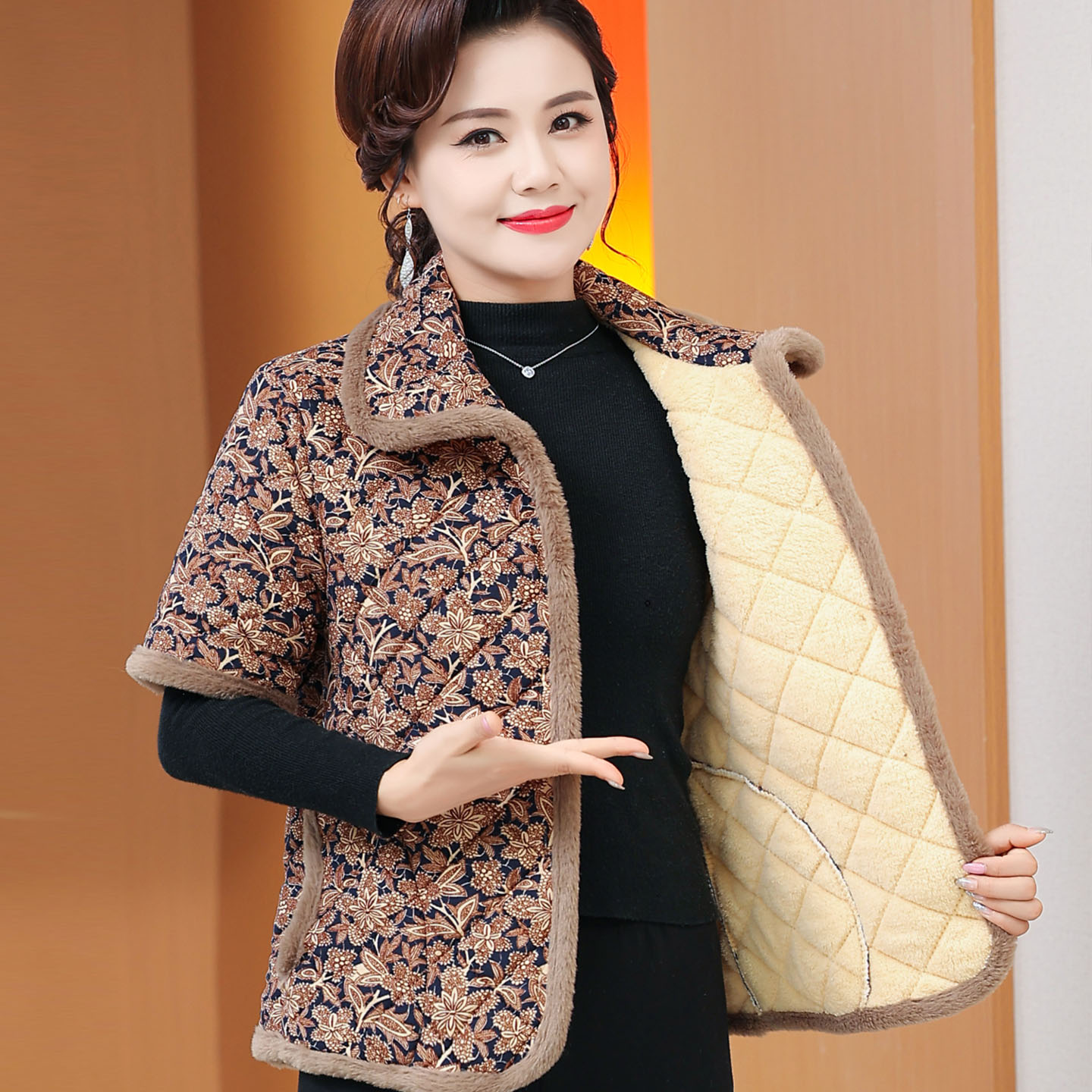 妈妈装短袖棉马甲冬加绒护肩背心外穿中老年女装半袖护肩马夹外套