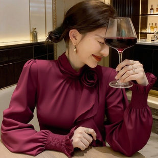 2025年淑女风紫色灯笼袖上衣女设计感立体钩花系带高级感减龄上衣