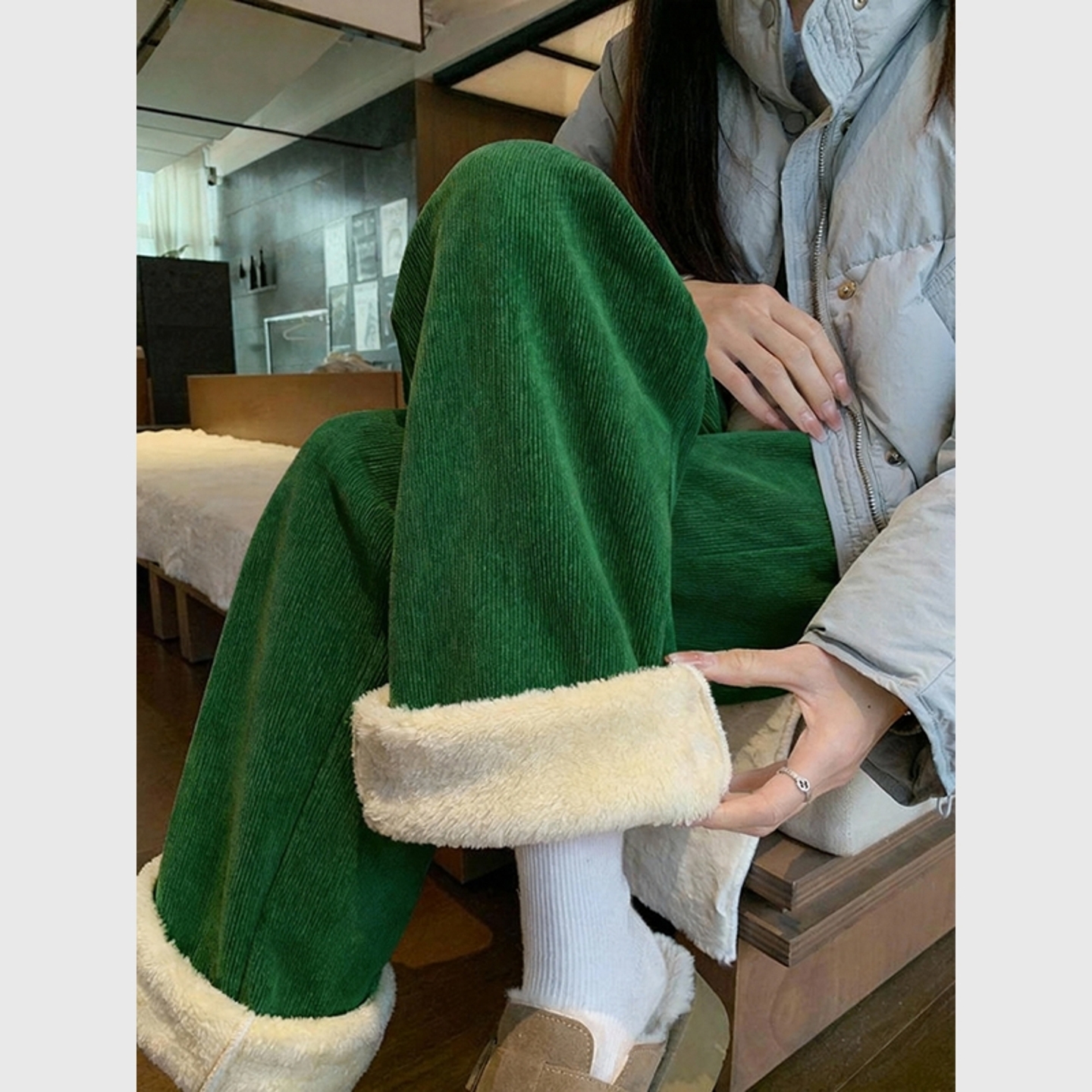 灯芯绒羊羔毛垂感阔腿裤