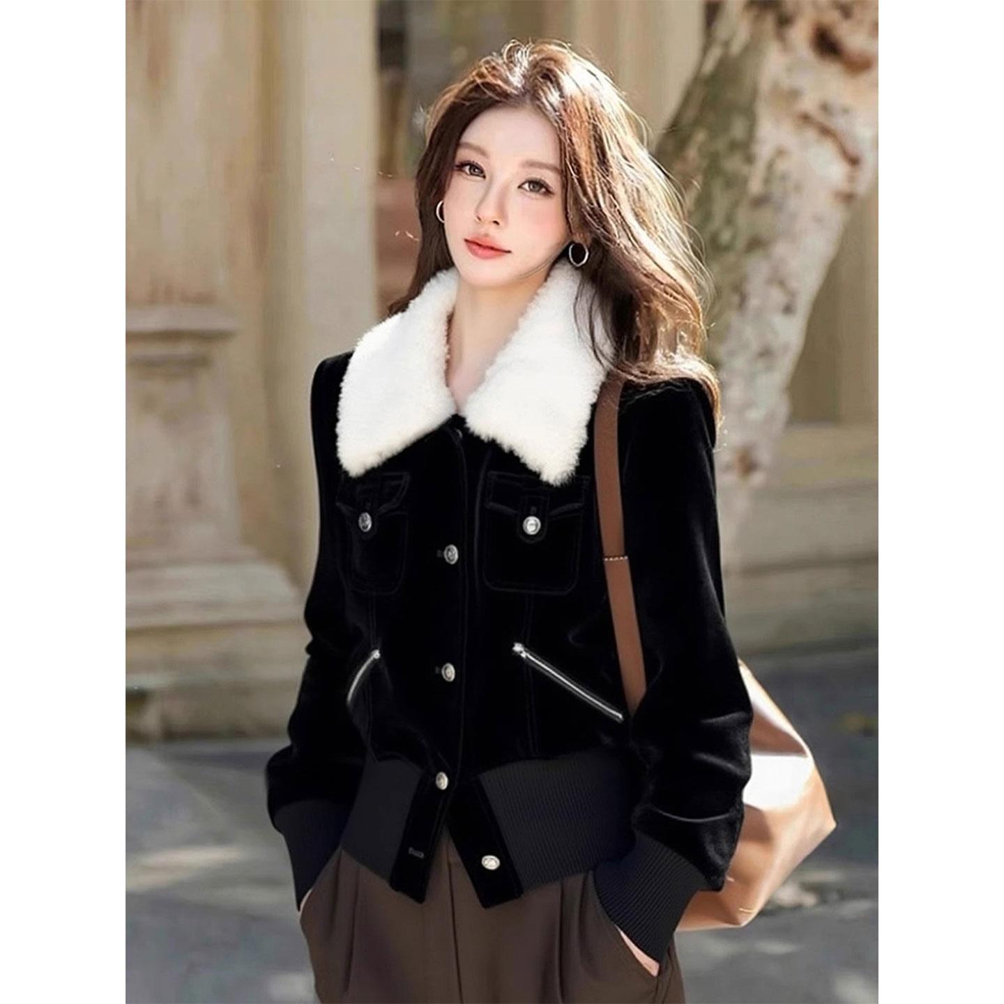 高端穿搭黑色毛领外套女