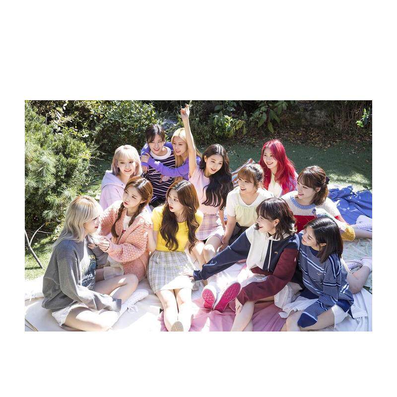 【现货】IZ*ONE SPECIAL SURPR*IZ PHOTO BOX (仮) ([バラエティ])IZ*ONE写真集 含日历+特制盒子等 进口日文进口原版图书籍正版