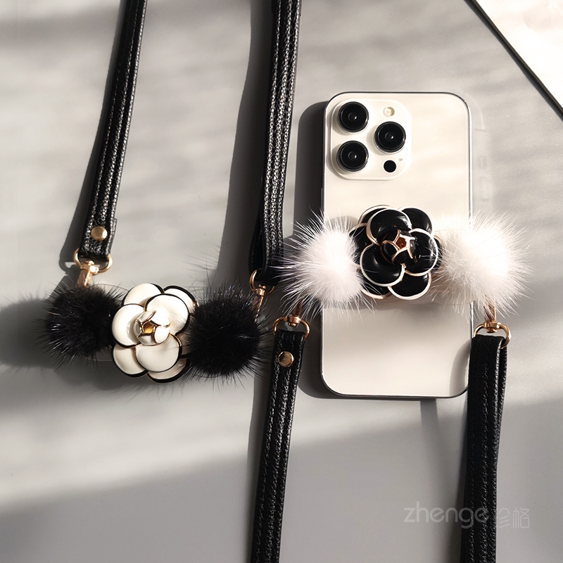 手机挂绳斜挎长款可背荔枝纹皮质挂链女款背带ins时尚小香风背绳双毛球手机背夹牢固防掉防摔通用手机壳新款