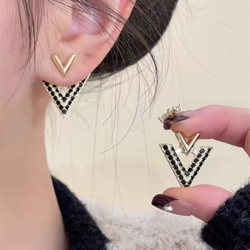 港风V字耳环女轻奢高级感耳钉2025新款爆款夏天小众两戴独特耳饰
