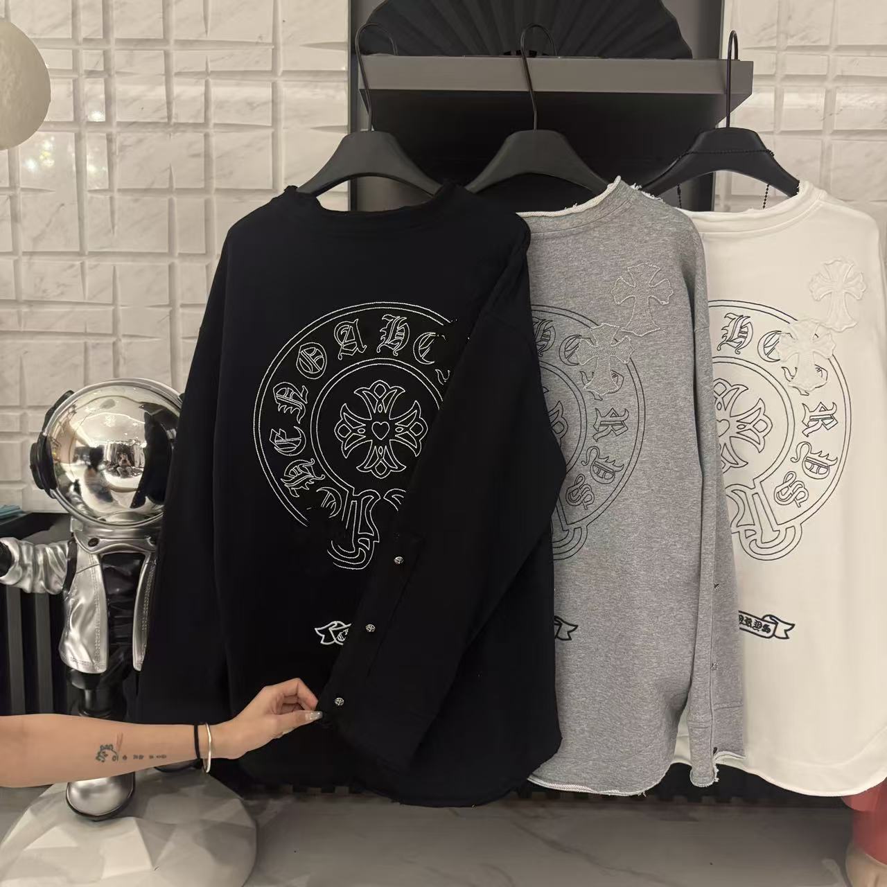 【十字架系列】秋季潮牌做旧十字架贴布绣长袖上衣CP495