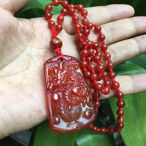 天然红玛瑙龙牌吊坠本命年红项链