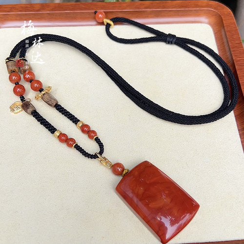 梅林达旗舰店天然南红玛瑙吊坠