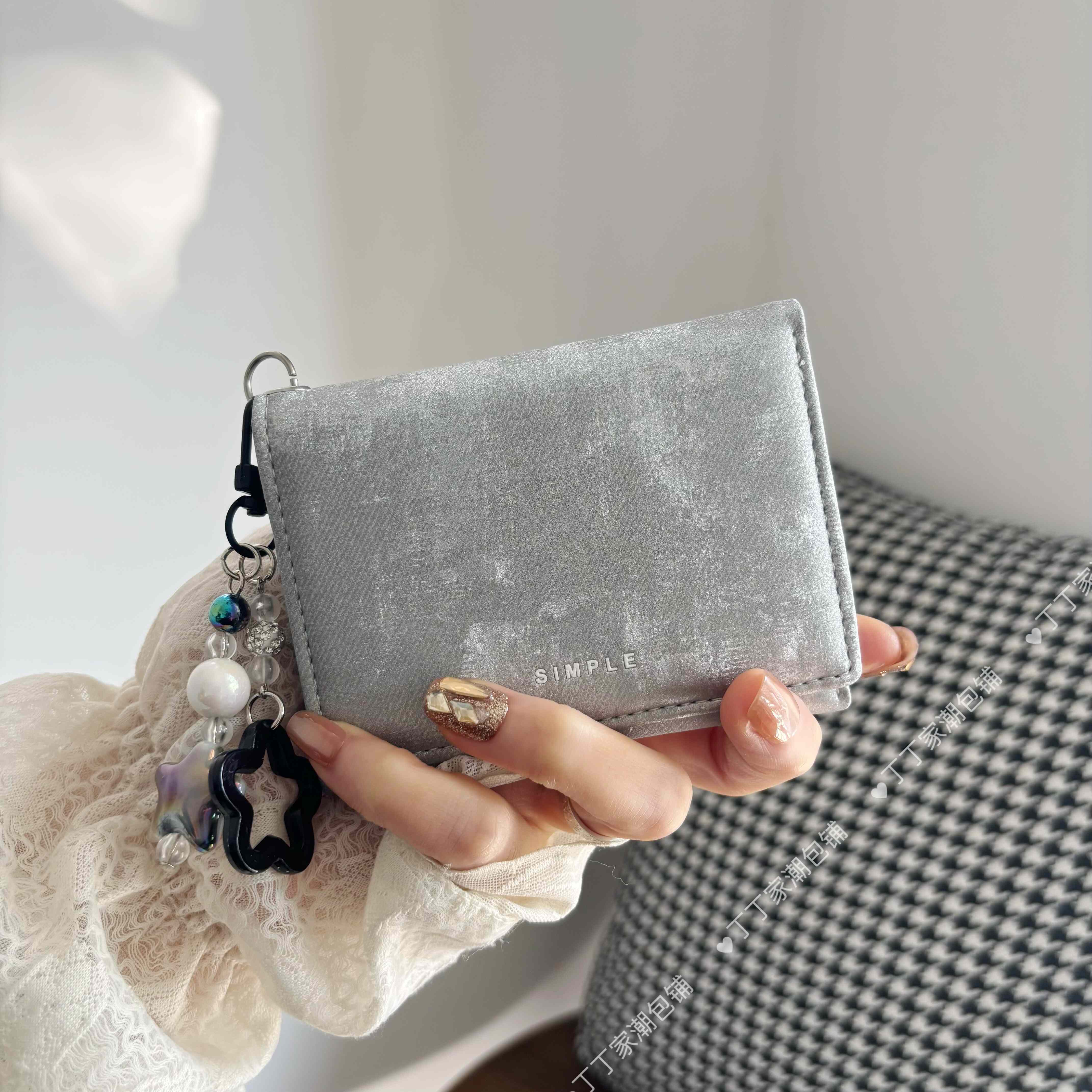 三折叠短款钱包女款多卡位卡包一体学生小众设计高级感皮夹零钱夹