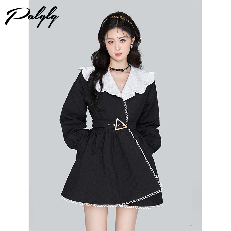 撞色娃娃领设计提花压花棉服图片