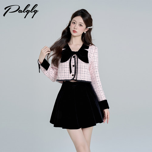 娃娃领粉色小香风短款外套女