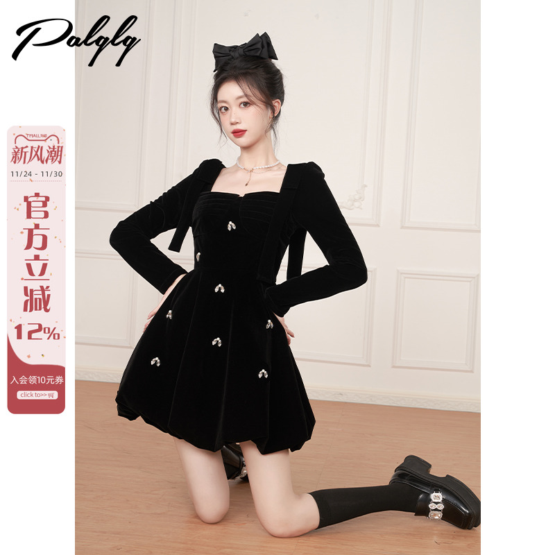 赫本风方领丝绒连衣裙女长袖