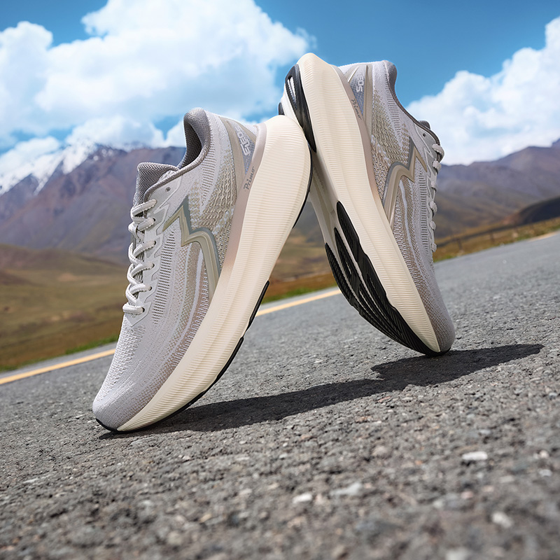 缓震跑步鞋专业运动鞋