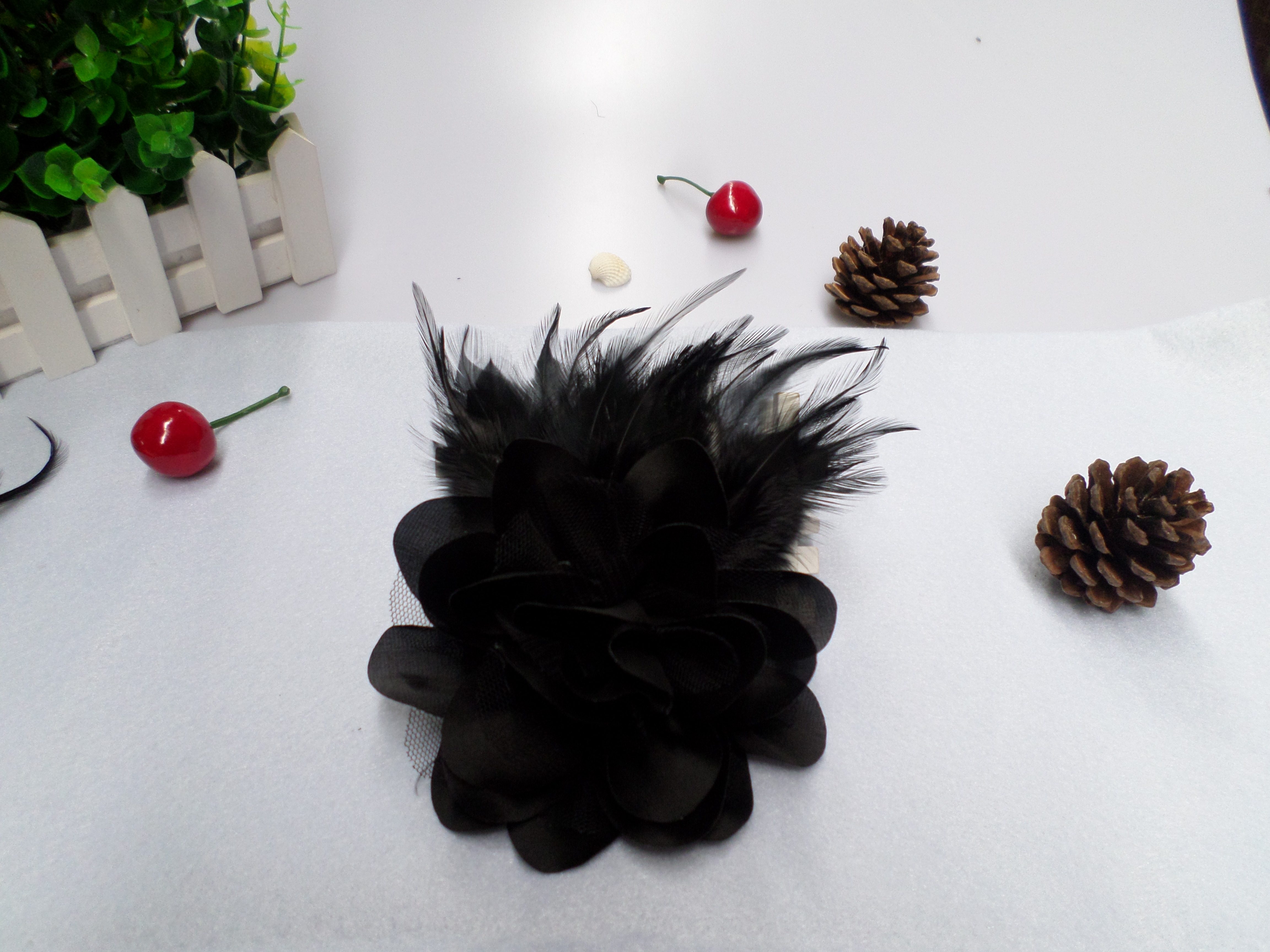 Broche femme en plume - Ref 1171025 Image 3