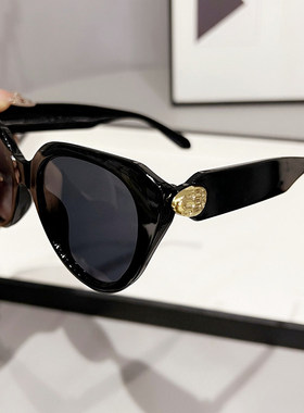 2026新款韩系板材太阳眼镜黑色男女同款拍照凹造型防紫外线墨镜潮