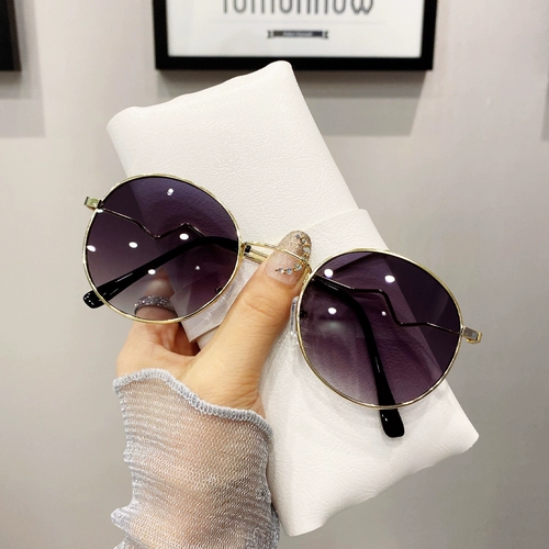 Модные солнцезащитные очки на солнечной энергии, защита от ультрафиолета, популярно в интернете, по фигуре