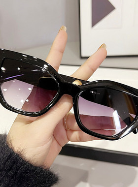 网红墨镜女ins街拍太阳镜时尚防紫外线舒适超酷眼镜2025年新款潮