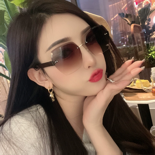 Солнцезащитные очки, брендовые маленькие глазки, в корейском стиле, коллекция 2022, популярно в интернете, градиент