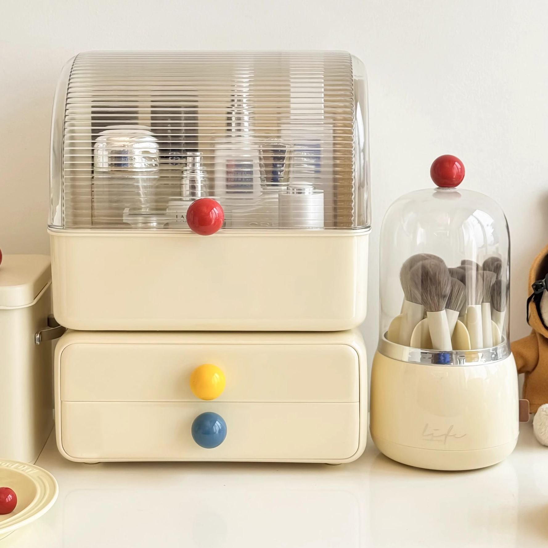 化妆品收纳盒防尘大容量桌面抽屉面膜化妆台护肤品口红眼影置物架