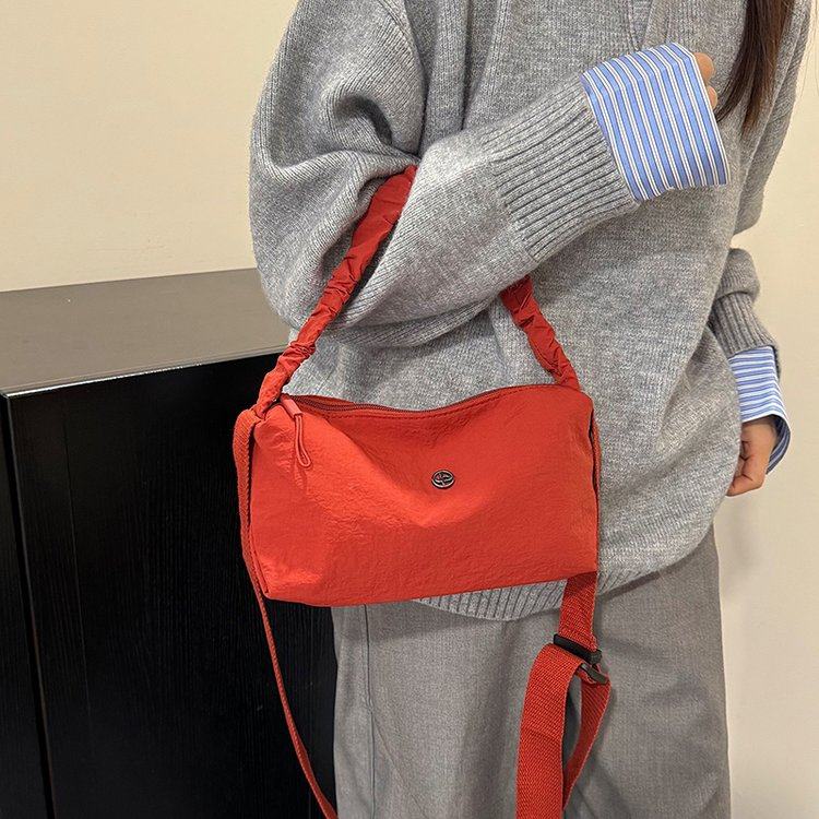 尼龙小包包女手提包2026春夏季新款百搭斜挎包休闲简约单肩女包