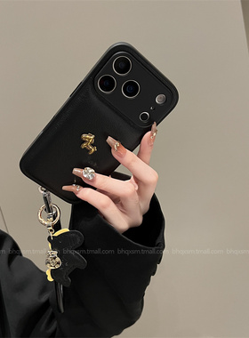 秋冬皮纹气垫黑色适用苹果17promax手机壳iPhone16pro马年皮质15pro新款14promax高级小众全包13防摔17保护套