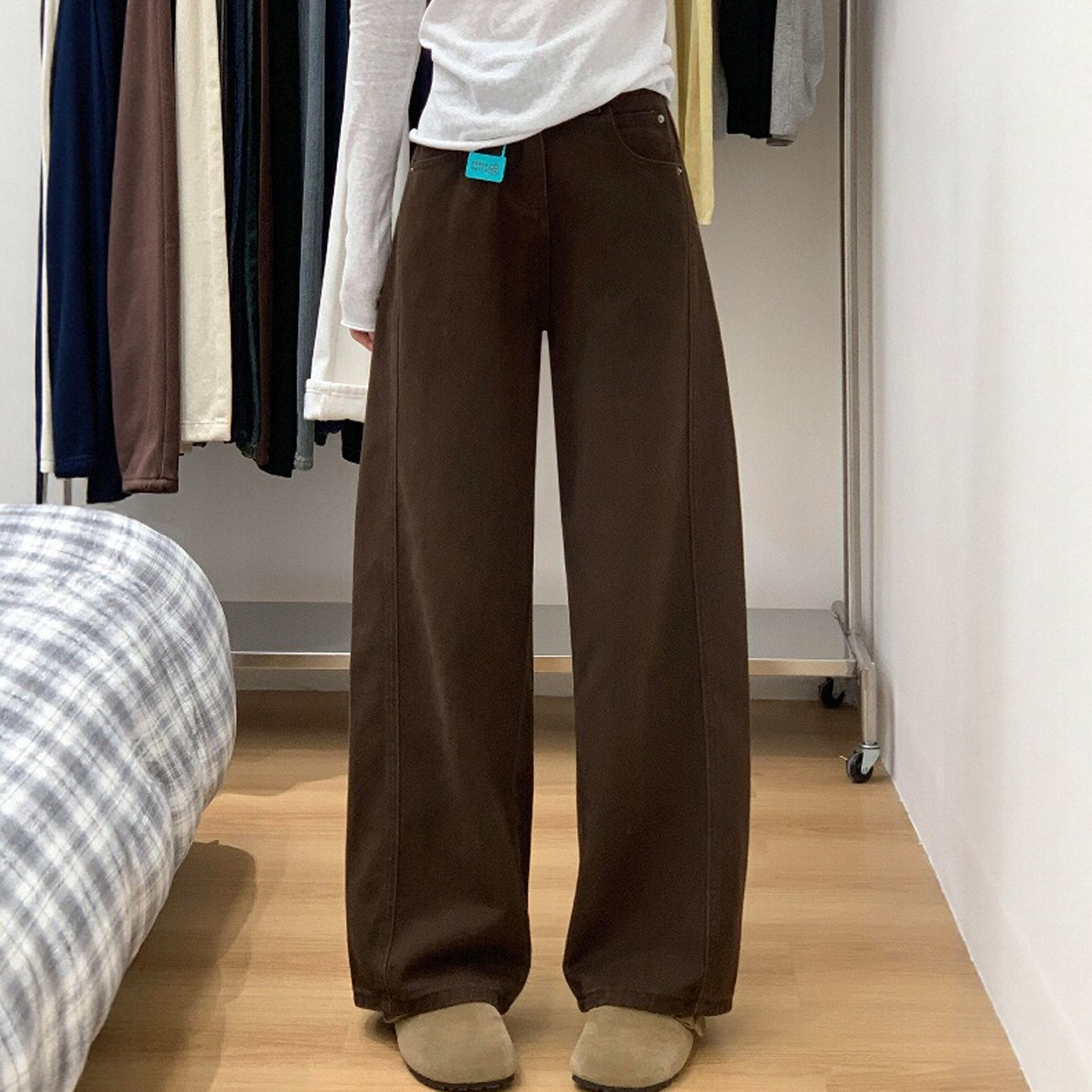 美拉德咖色直筒牛仔裤高腰秋冬款