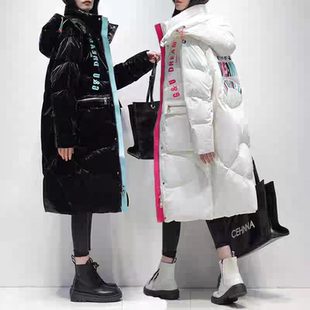 服 拼色羽绒服女亮面拼接面包服免洗外套宽松过膝长款 2025新款 冬装