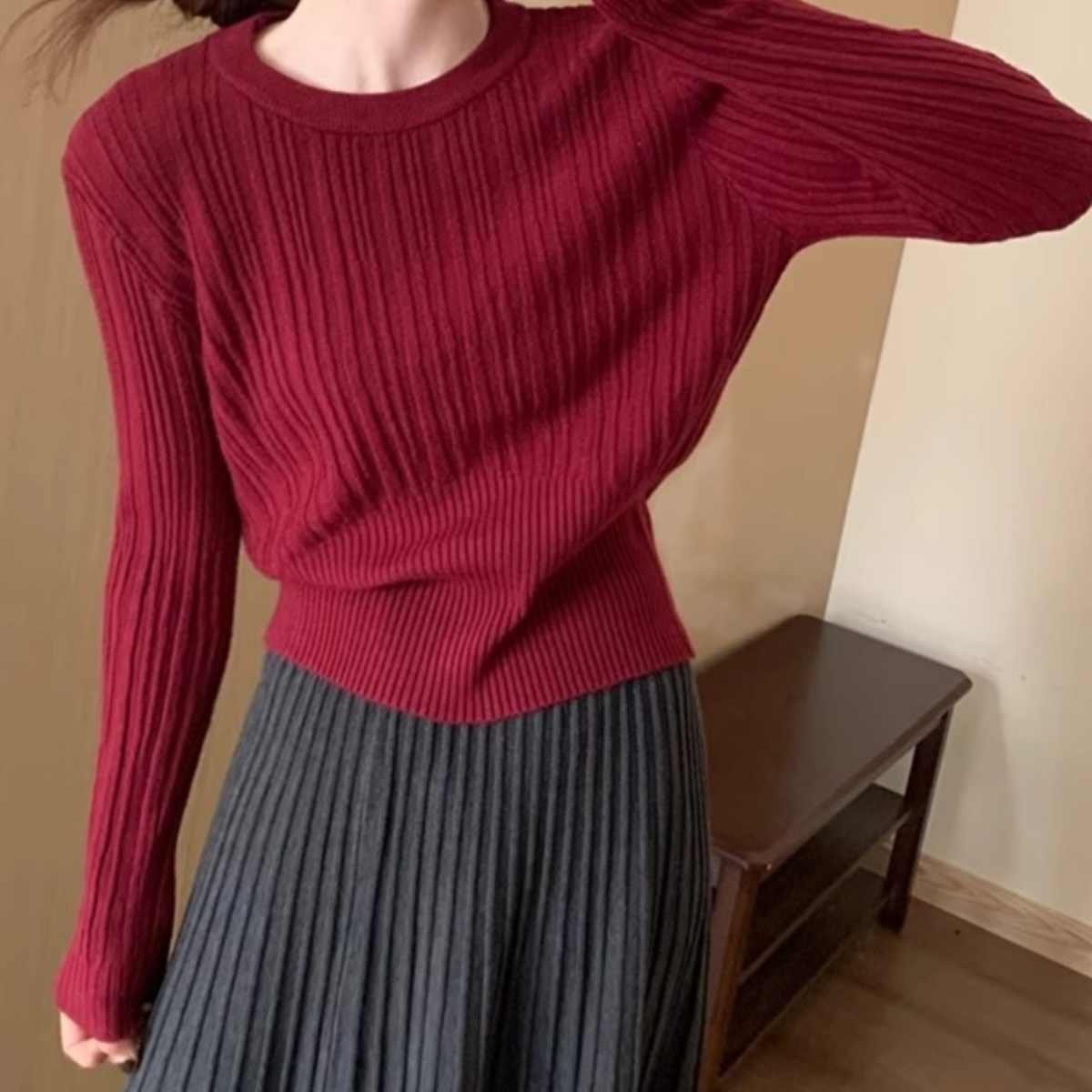 新年红色圆领打底针织衫女秋冬季高级感软糯内搭毛衣修身短款上衣