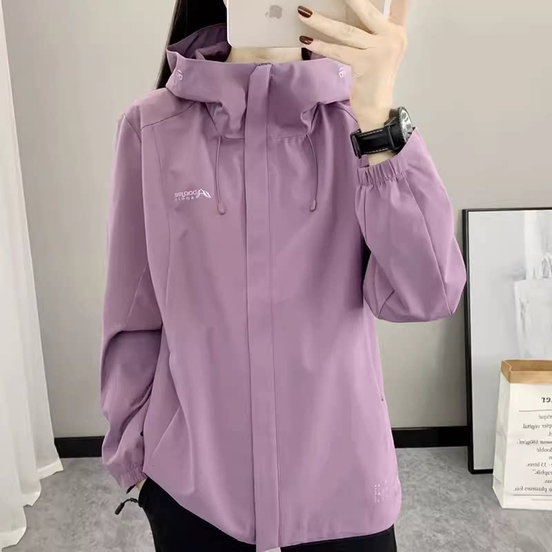 新款冲锋衣女薄款春秋季登山外套