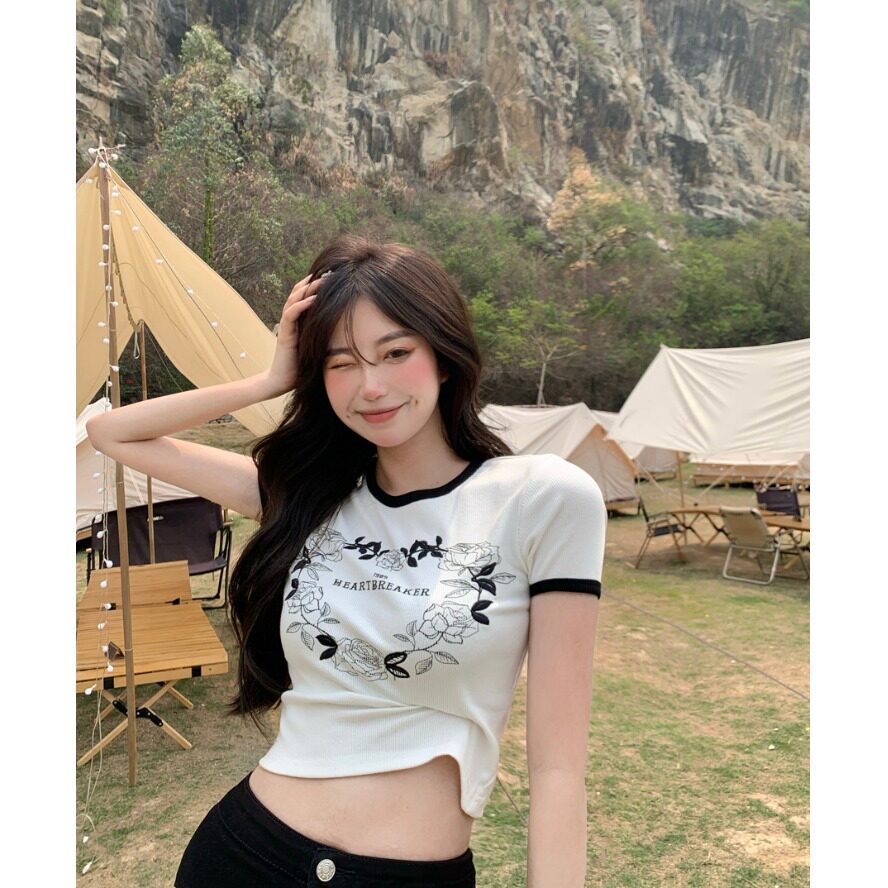 新款美式复古设计感短袖女夏季欧美辣妹修身正肩T恤女短款高级感