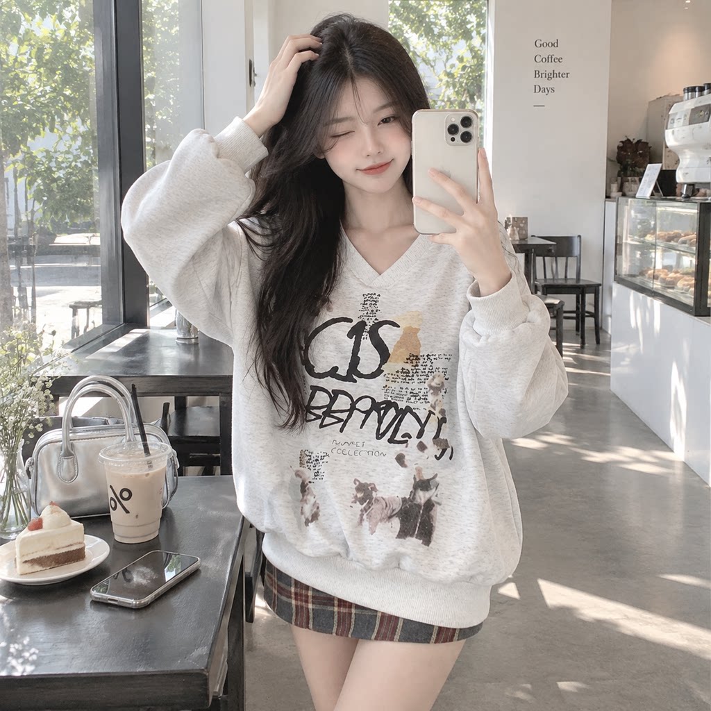 美式复古小狗印花V领显瘦卫衣女