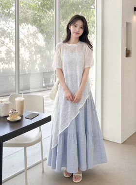 绝美小清新连衣裙女夏2026新款度假风不规则罩衫格子吊带裙两件套