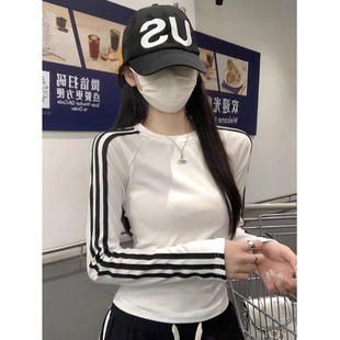美式辣妹条纹白色长袖T恤女秋冬2026撞色修身插肩内搭打底衫上衣