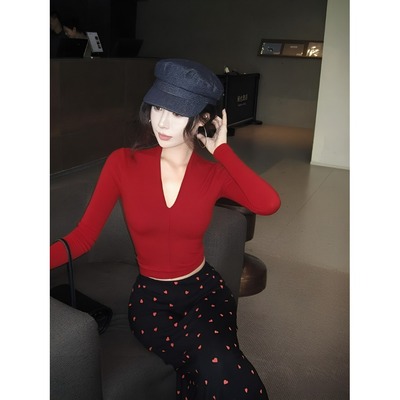 收腰显瘦深V领T恤打底衫女