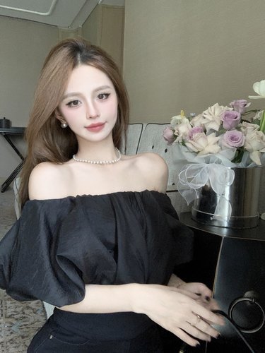 短款法式泡泡袖上衣女夏季设计感小众锁骨露肩一字肩时尚轻奢爆款