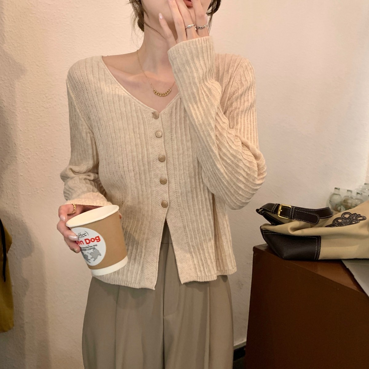 百搭设计感v领开衫糖果色针织外套女早春新款宽松显瘦针织衫毛衣