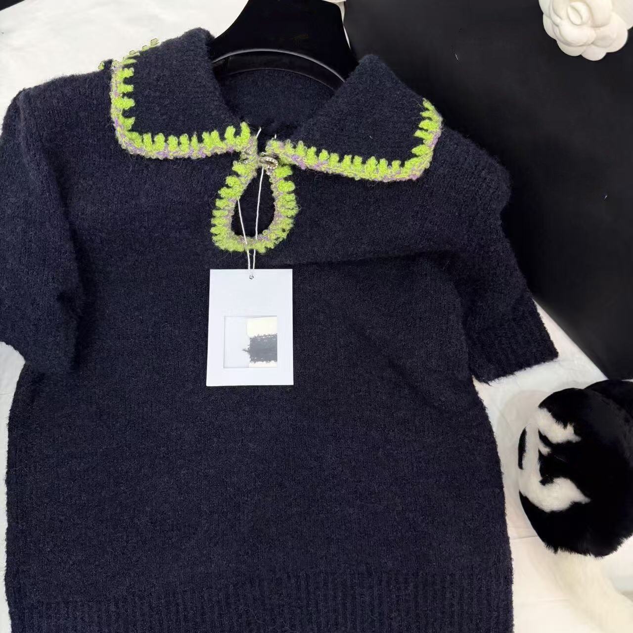 好漂亮字母圆领长袖T恤女2025年冬季新款打底衫修身显瘦气质热销