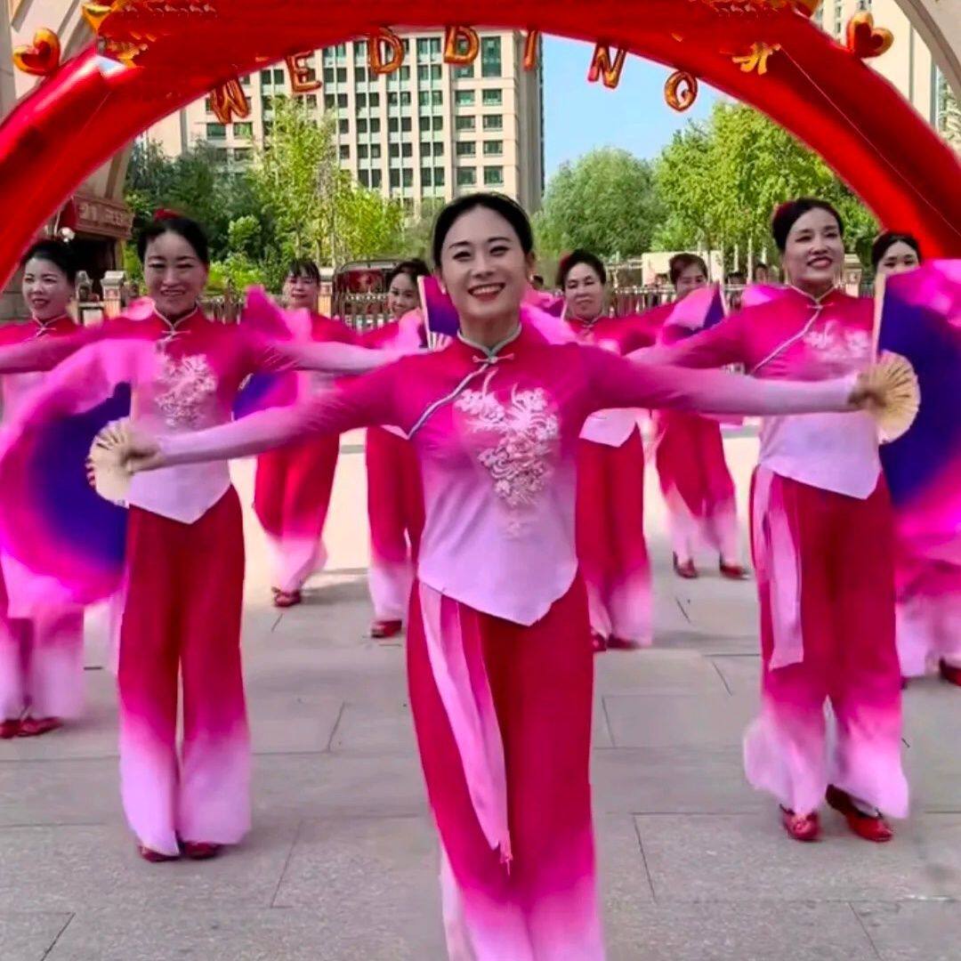 胶州秧歌演出服广场扇子舞喜庆迎亲开场舞服中国古典舞蹈表演服装