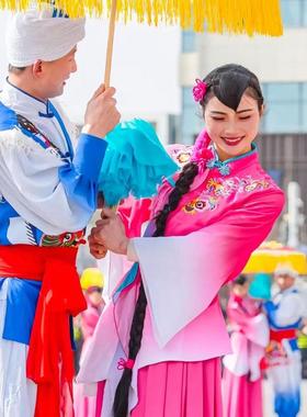 陕北榆林绥德秧歌服展演表演服装女飘逸开场舞蹈过大年秧歌演出服