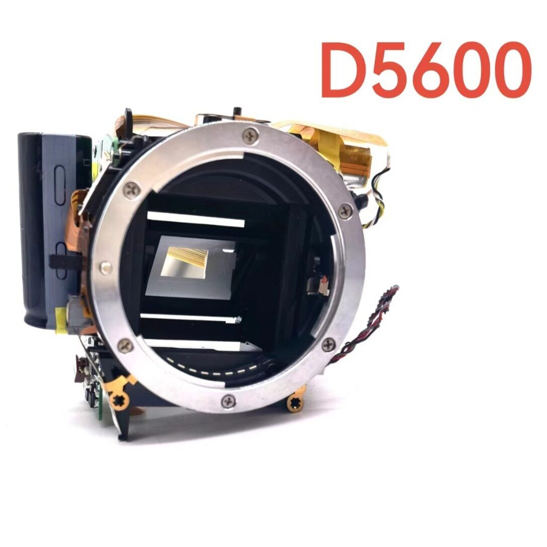 一件适用于 尼康 D5500 D5600 小主体