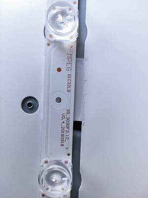 适用全新TCL L32F3301B灯条32HR330M07A2 V2 TCL屏LVW320CS0T1条