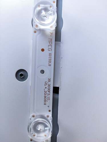 适用全新TCL L32F3301B灯条32HR330M07A2 V2 TCL屏LVW320CS0T1条