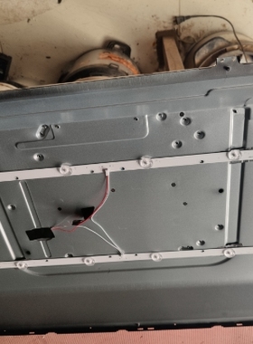 康佳KKTV K32C灯条LED32E330C AHKK32D06-ZC22AG-64 303AK320055