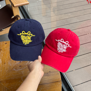 天鹅刺绣软顶情侣大红色鸭舌帽子女加宽大帽檐显脸小大头棒球帽男