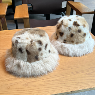 豹纹高级感毛绒绒渔夫帽子女秋冬显脸小素颜盆帽加绒保暖蒙古帽女