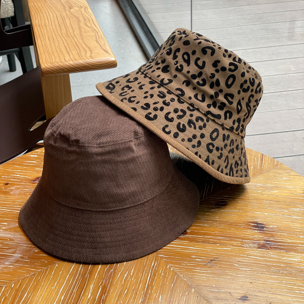 双面戴豹纹灯芯绒渔夫帽子女