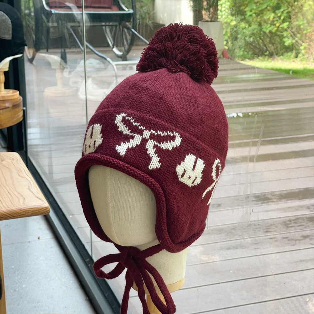 酒红色毛球针织加绒护耳帽女冬季防寒保暖毛线帽显脸小雷锋帽子女