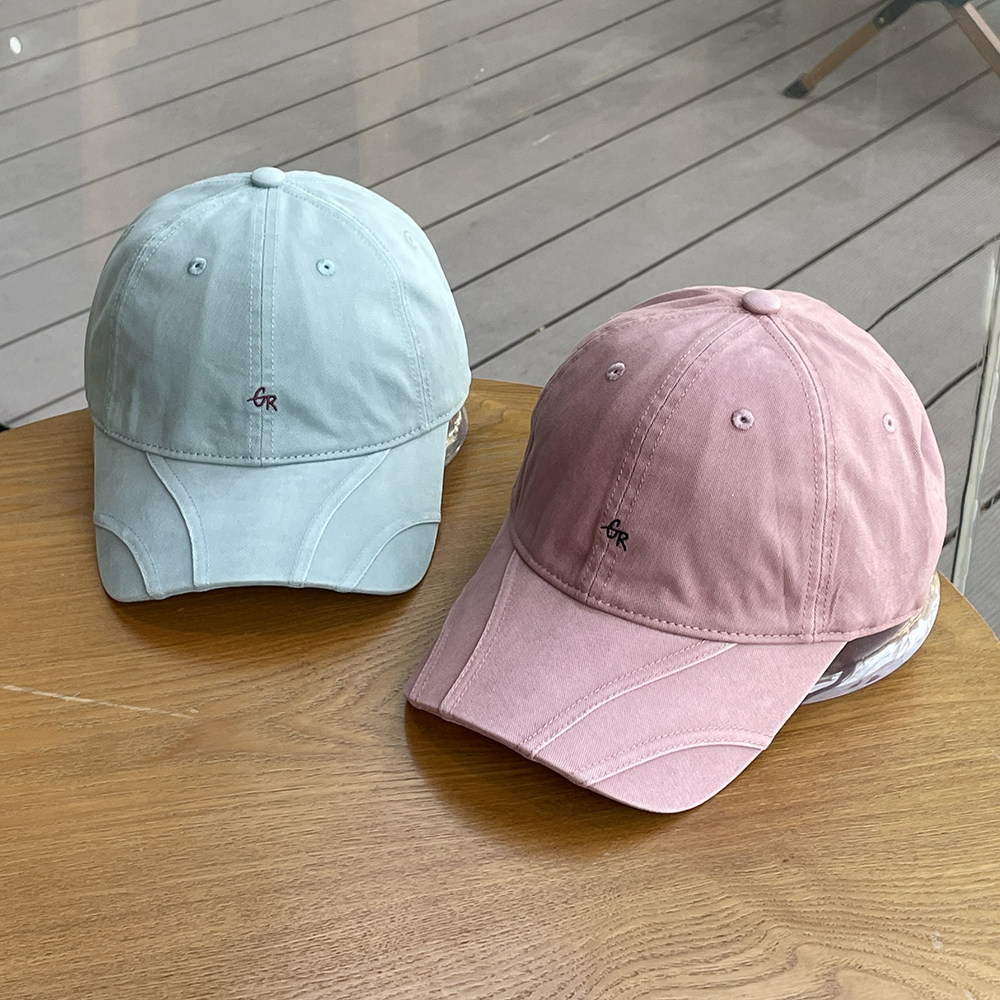 早春字母刺绣帽檐拼接棒球帽男情侣出游宽帽檐显脸小软顶鸭舌帽女